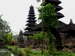 11-tiered meru (multi-roofed shrine)at Purah taman Ayung